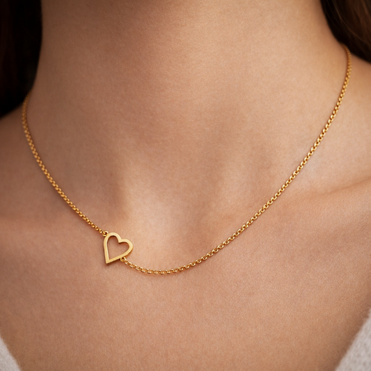 ტიტანის მოოქროვილი ყელსაბამი გულის ფორმით