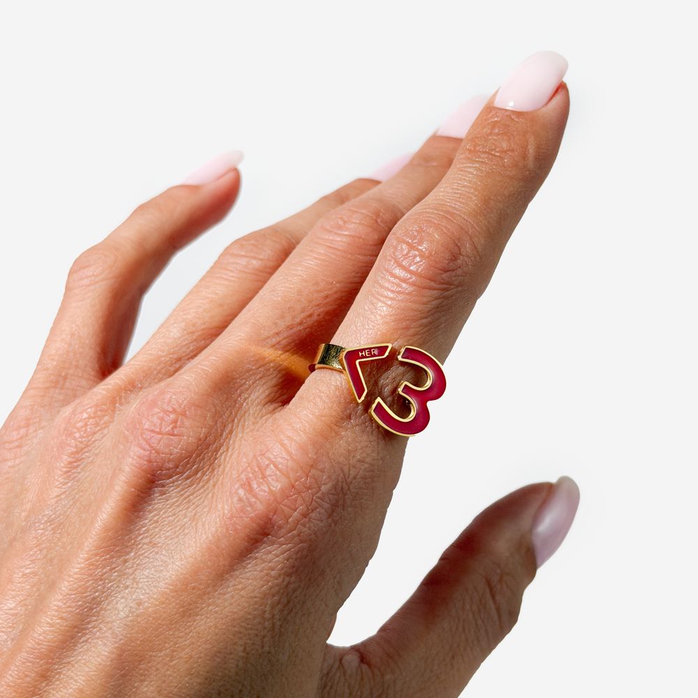 < 3 ბეჭედი HER-სგან