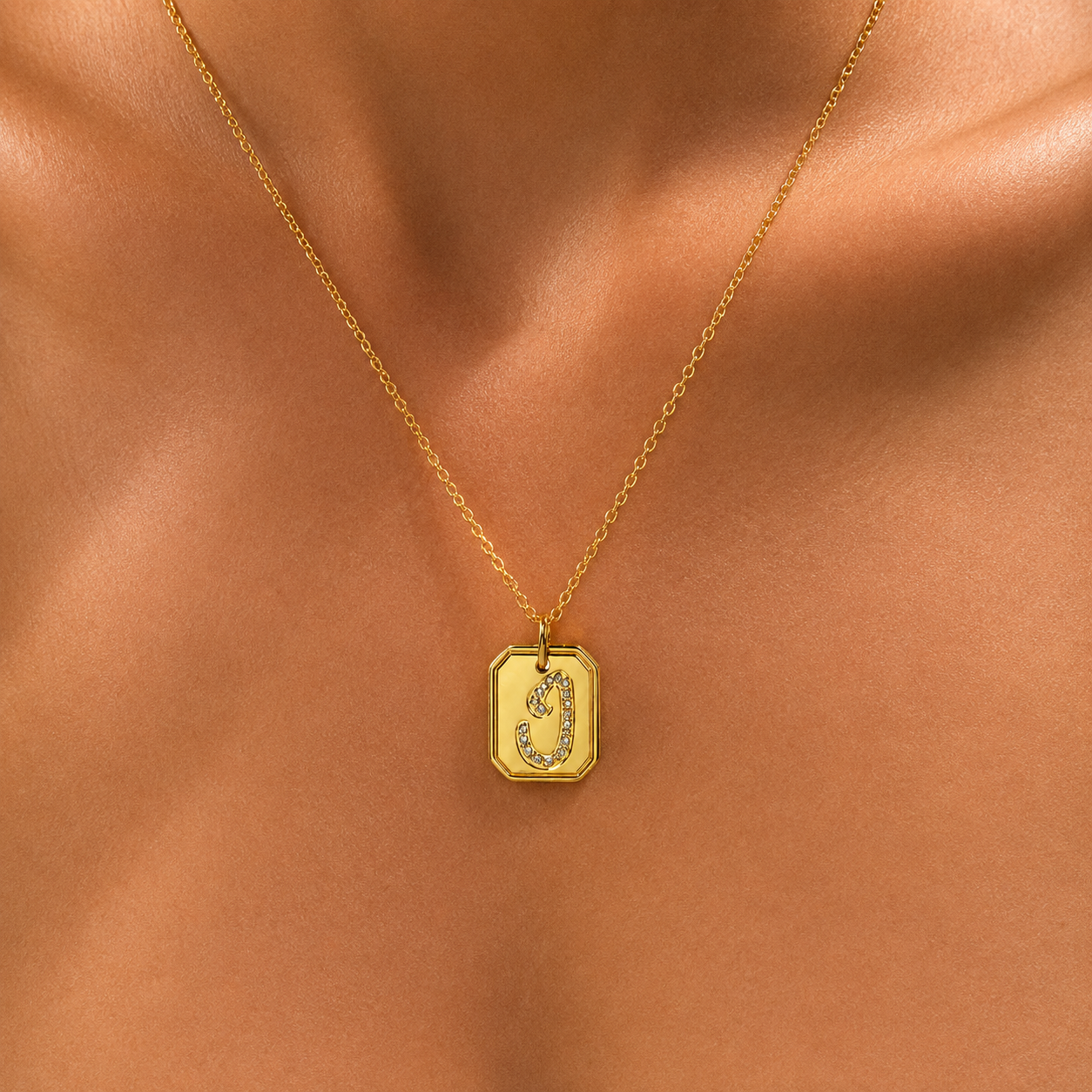 MONOGRAM • E