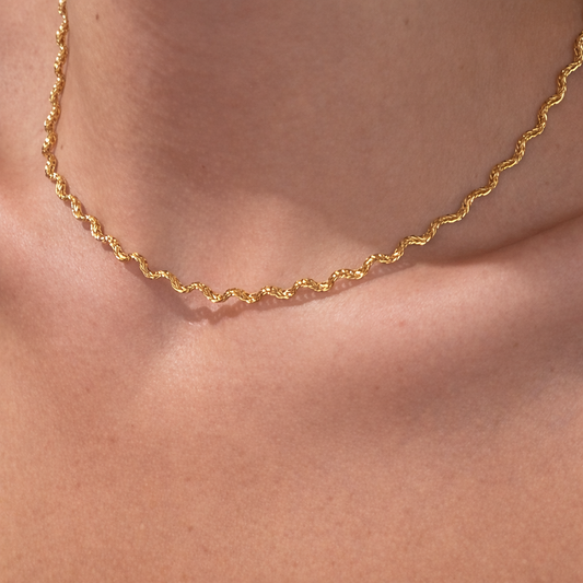 ტიტანის მოოქროვილი ყელსაბამი