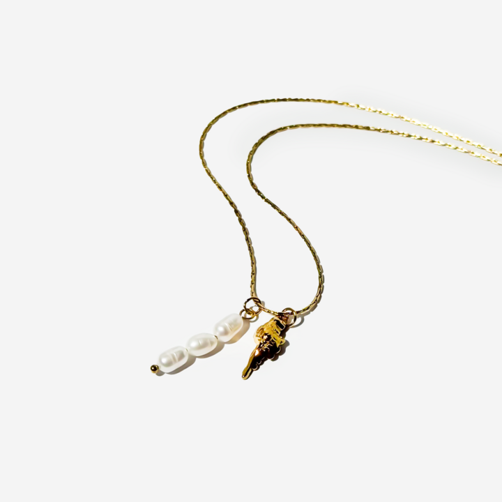 Gold-plated Titanium with Pearl and Shell Shaped Necklace
